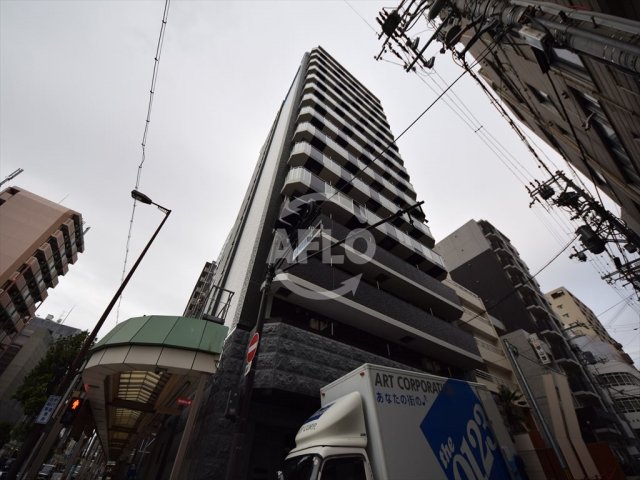 建物外観　プレサンス松屋町グレース　分譲マンションらしい重厚感ある外観