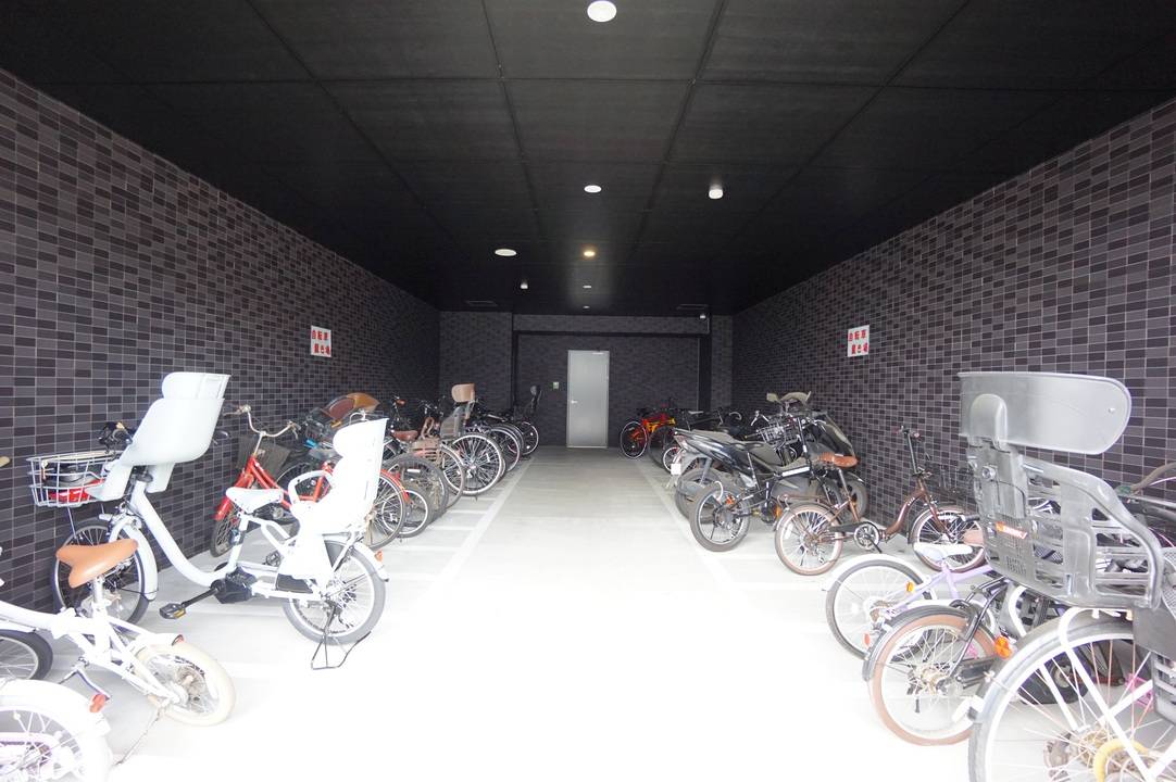 駐車場　駐輪場
