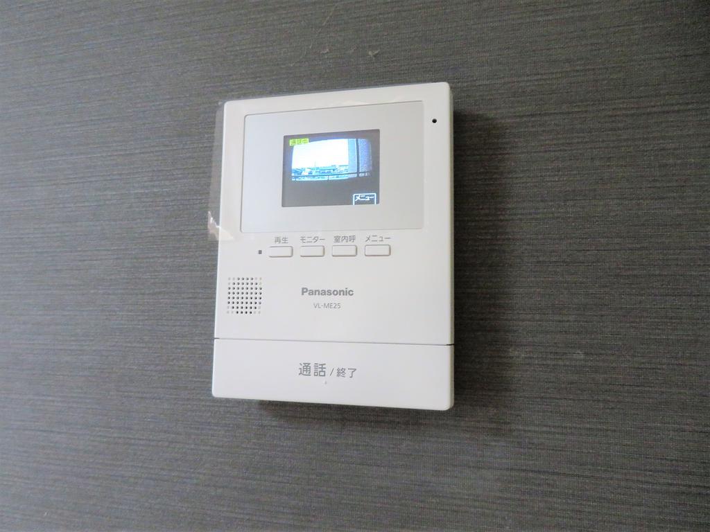 その他設備　テレビドアフォン付で女性も安心。その他共益部に防犯カメラあり