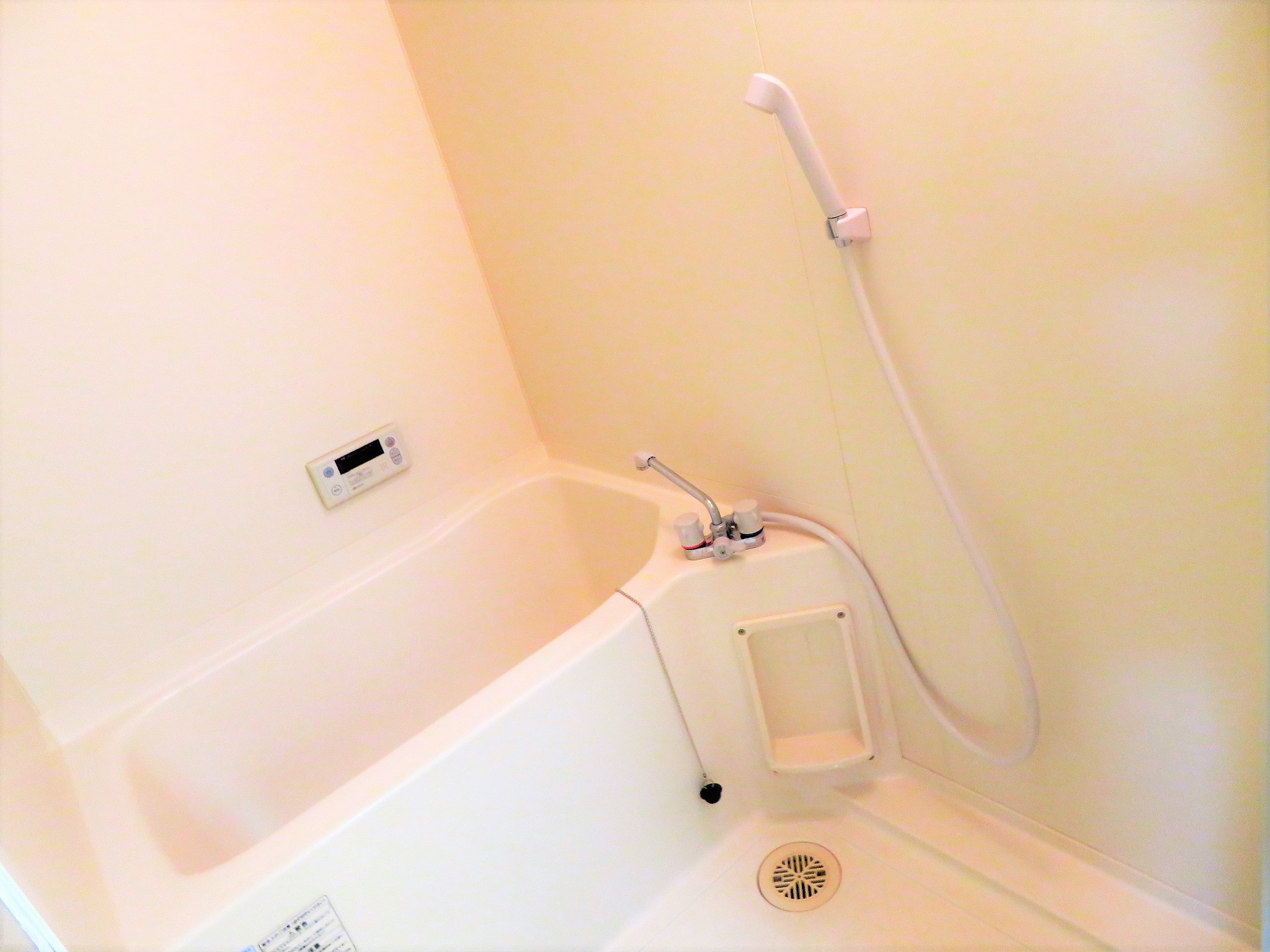 バス・シャワールーム　追い炊き機能付きです。