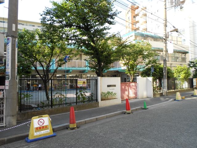 幼稚園・保育園　ひぐらし保育園（幼稚園・保育園）まで690m