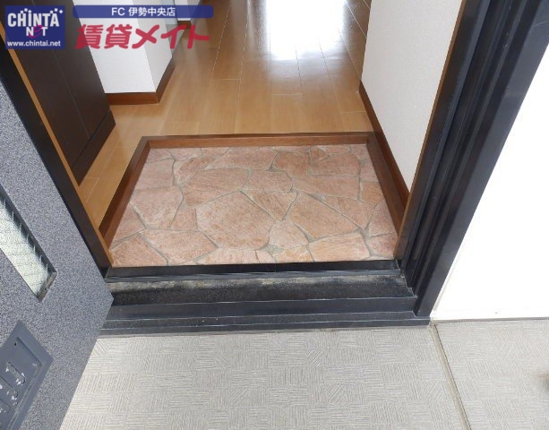 玄関　同物件別室写真