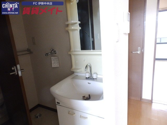 洗面設備　同物件別室写真