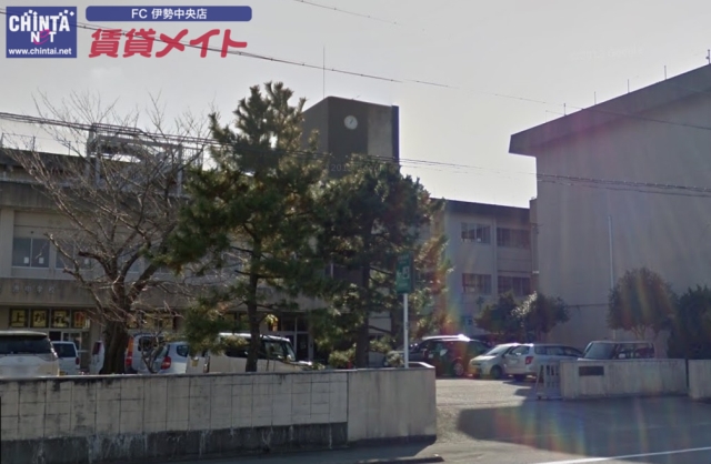 中学校　伊勢市立港中学校（中学校）まで200m