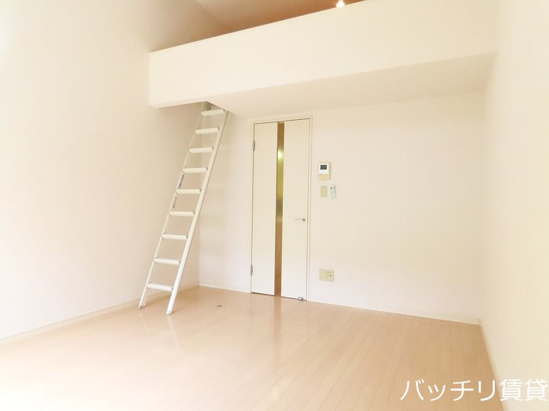 居室・リビング　画像は同型タイプの為、現状を優先致します。