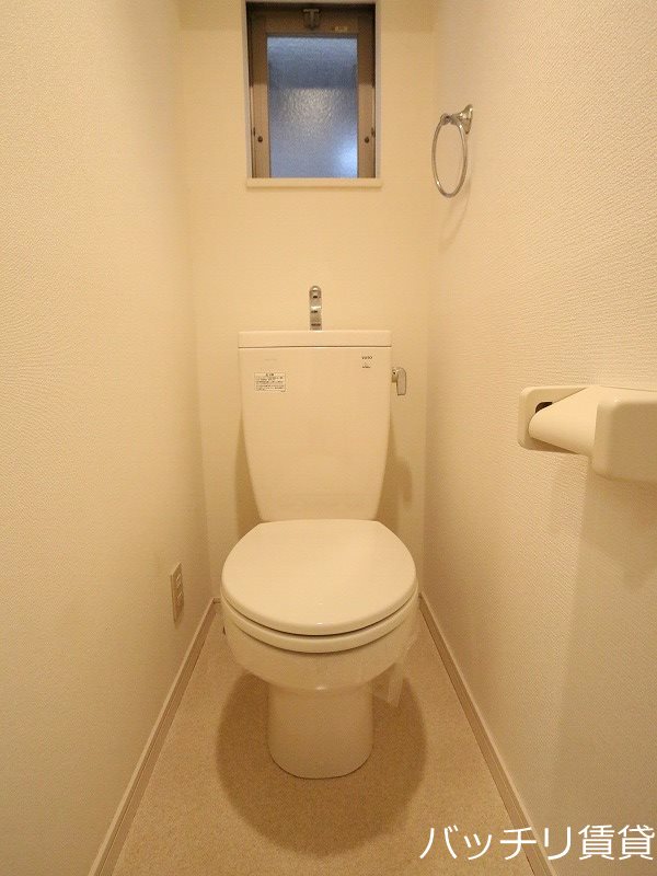 トイレ　画像は同型タイプの為、現状を優先致します。