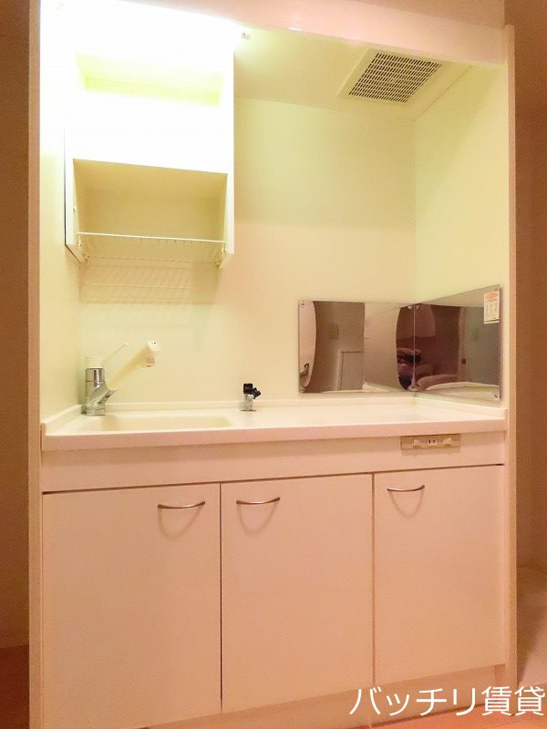 キッチン　画像は同型タイプの為、現状を優先致します。