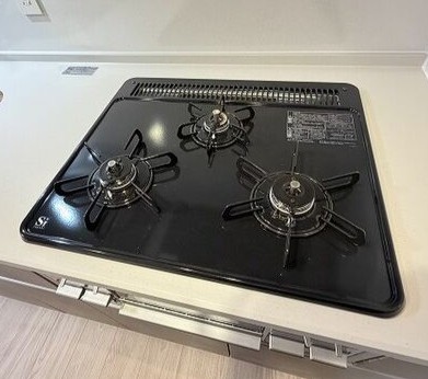 キッチン　※写真は同じマンションの違う部屋のものになります。
