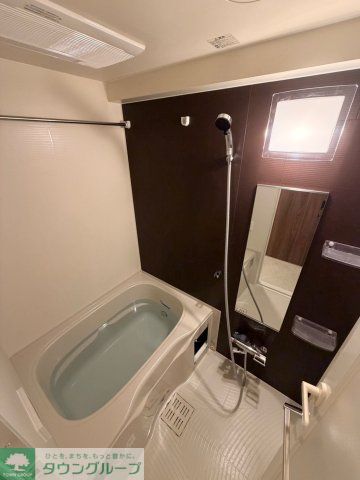 バス・シャワールーム　落ち着いた空間のお風呂です