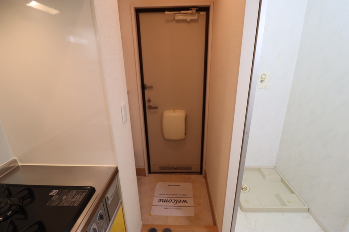 玄関　※同物件・同タイプの写真です。