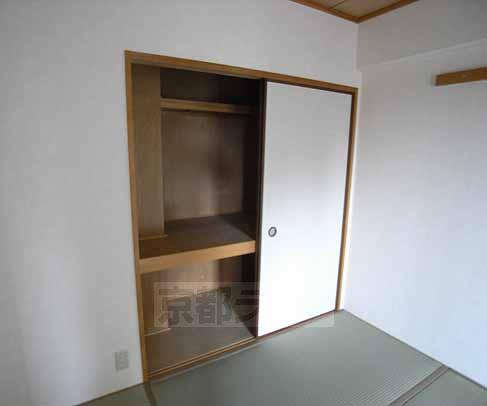 収納　和室の収納は押入です。