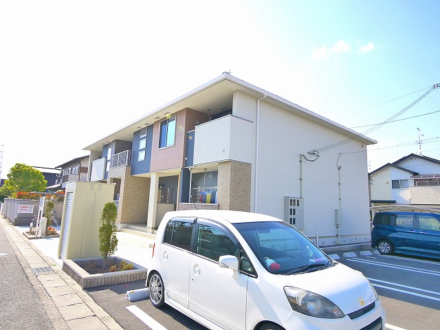 建物外観　落ち着いた雰囲気の外観です