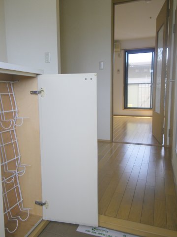 玄関　※別部屋参考写真