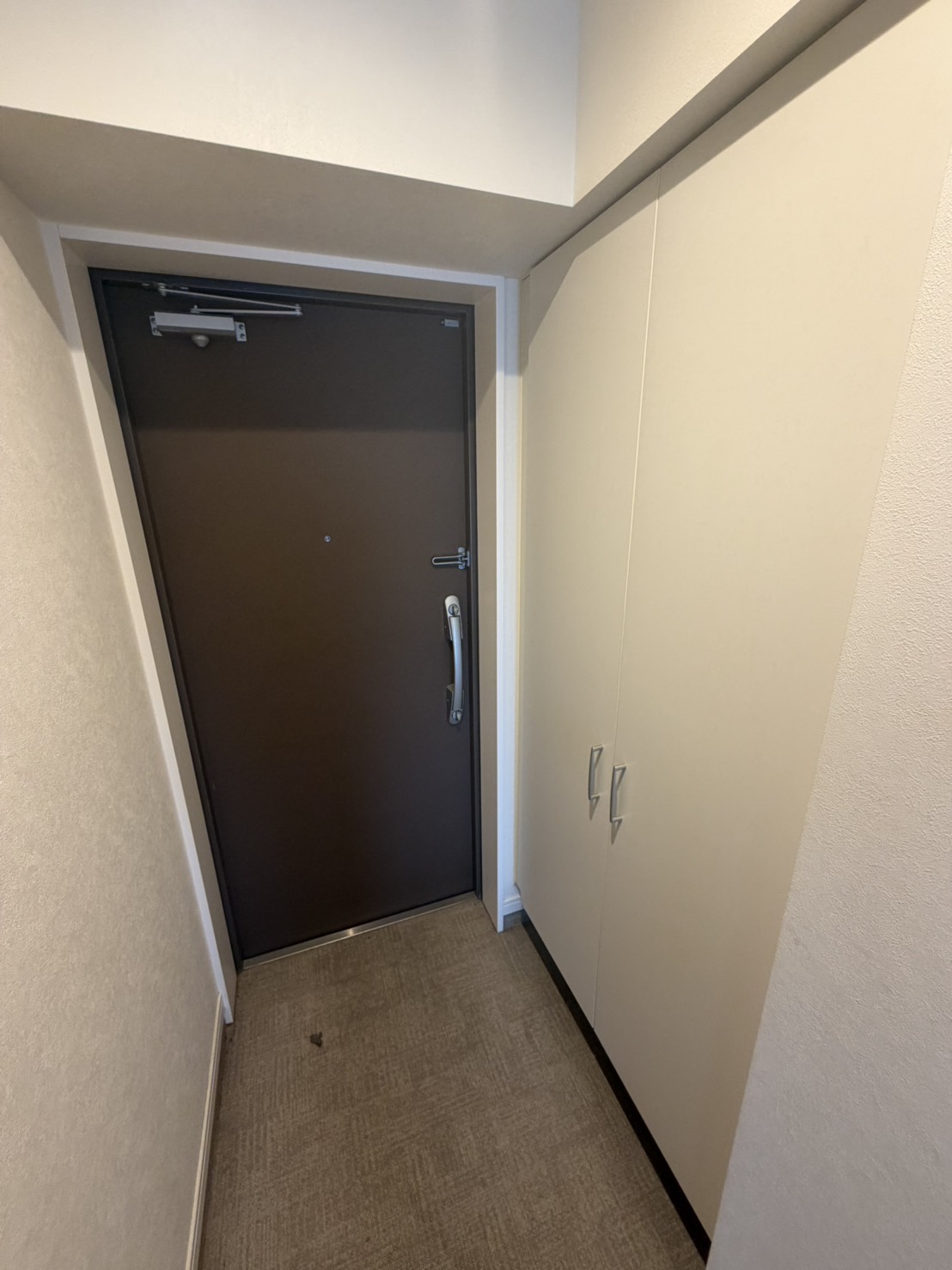 玄関　1003号室参照