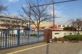 小学校　神戸市立浜山小学校（小学校）まで322m