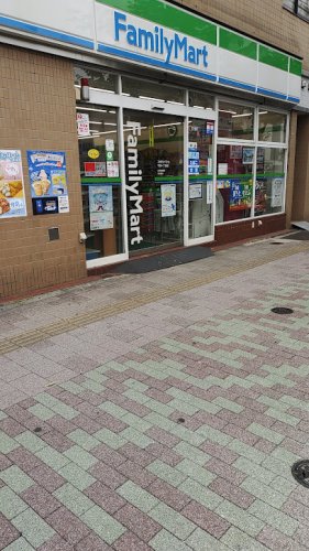 コンビニ　ファミリーマート 千束一丁目店（コンビニ）まで132m
