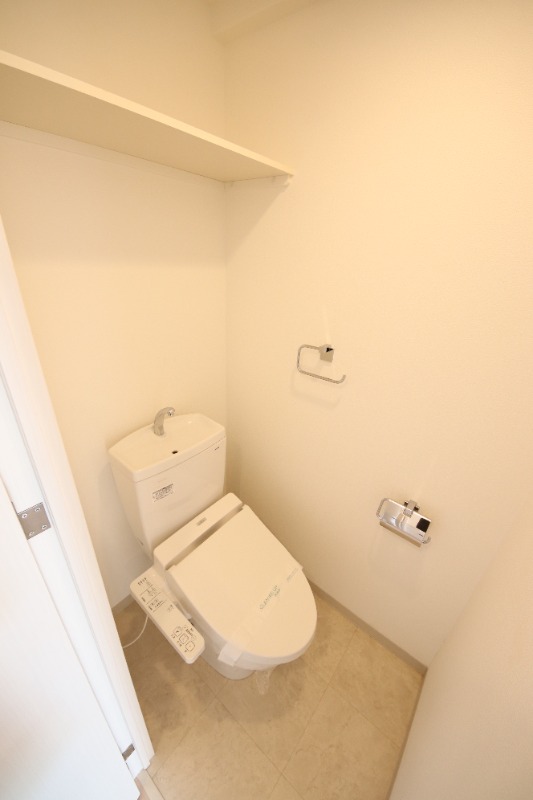 ラ・シャルム西宮本町のトイレ写真