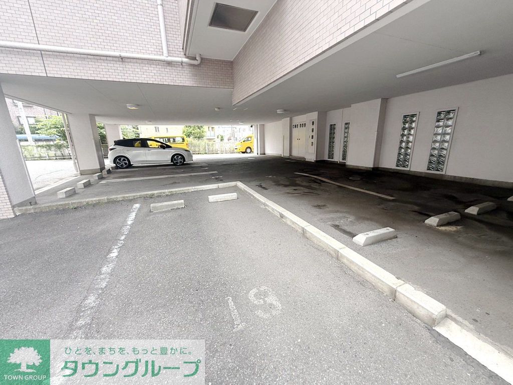 駐車場　駐車場