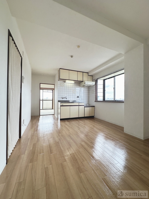 居室・リビング　角部屋のお部屋です♪