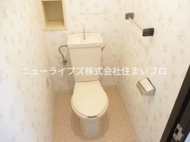 京阪本線 寝屋川市駅 徒歩7分 4階建 築38年のトイレ写真