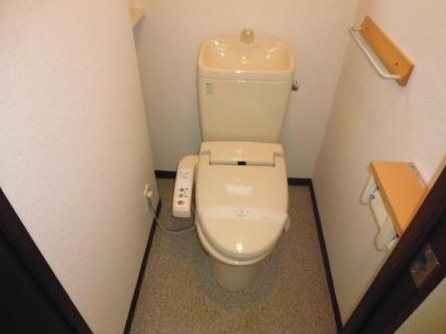 東京メトロ丸ノ内線 新中野駅 徒歩5分 12階建 築23年のトイレ写真