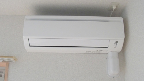 その他設備　リビングに設備でエアコン1台設置済