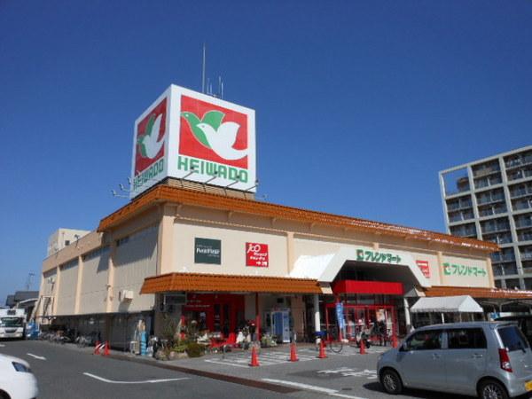 【彦根市平田町のアパートのスーパー】