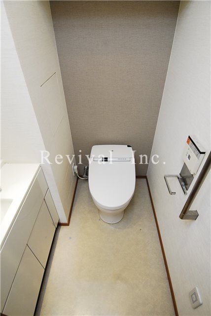 トイレ　お手洗いにも洗面台がございます