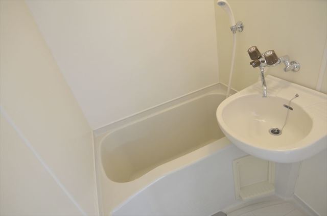 バス・シャワールーム　２点ユニットバス