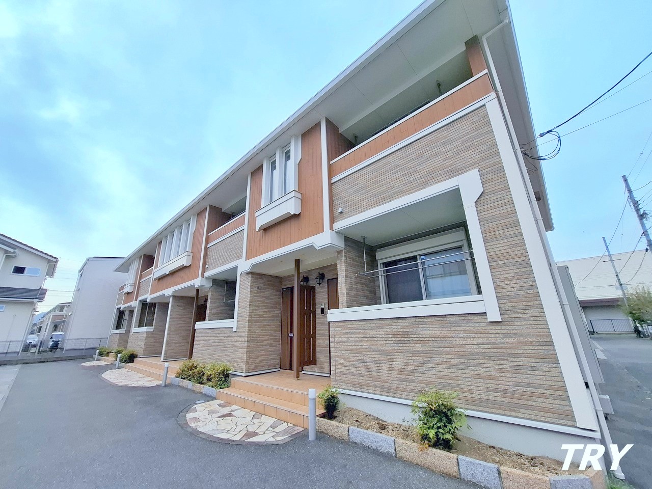建物外観　日あたり良好の２LDK！