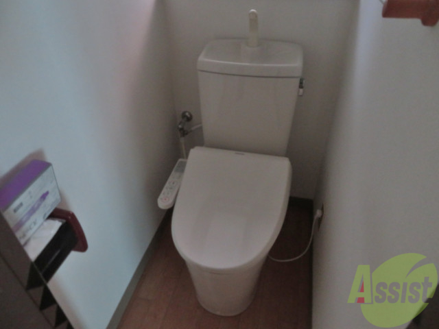 トイレ　ウォシュレット付きのトイレです。シャワートイレは日本の宝。