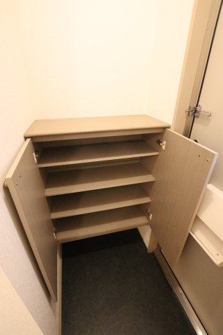 収納　シューズボックス