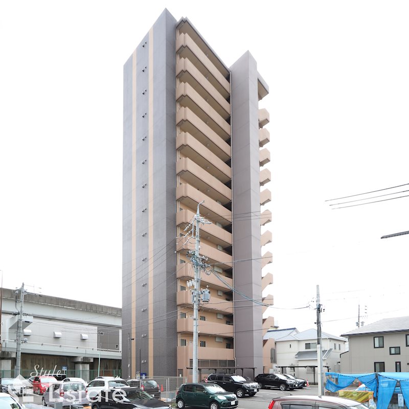 名古屋市東区大幸のマンションの建物外観