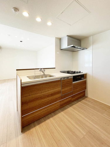 キッチン　3口＋グリル付き対面キッチン！自動食洗器付き。