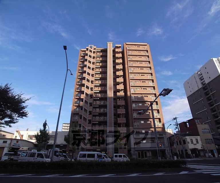 【パデシオン六角堀川東の建物外観】