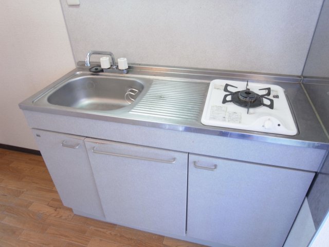 【橿原市内膳町のアパートのキッチン】