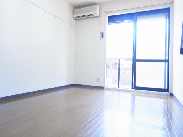 【橿原市内膳町のアパートの居室・リビング】