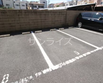 【福徳ハイツの駐車場】