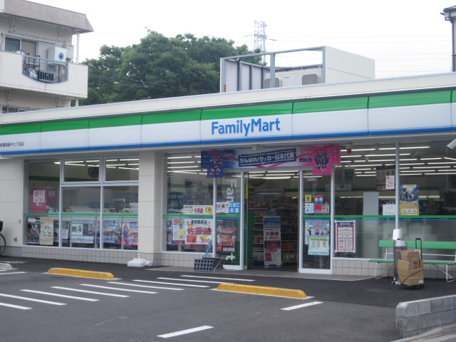 コンビニ　ファミリーマート板橋高島平七丁目店（コンビニ）まで214m