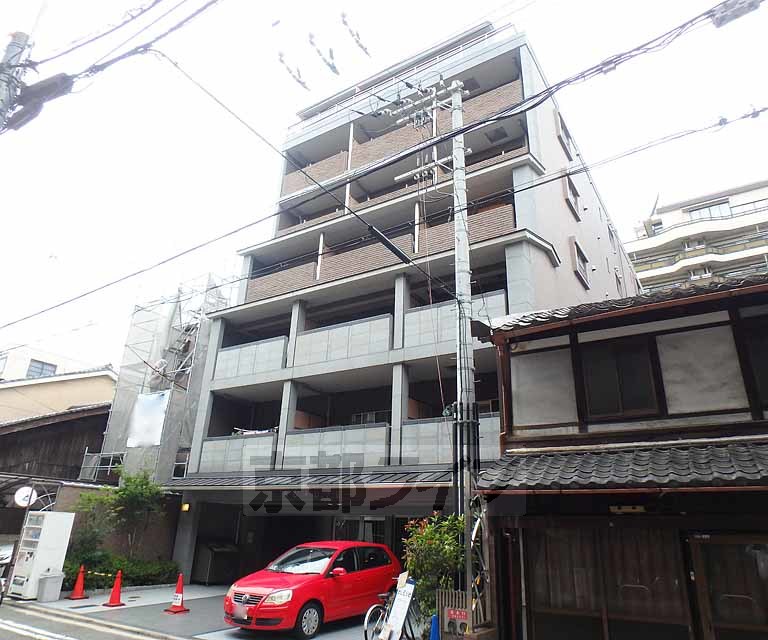 【ベラジオ富小路の建物外観】