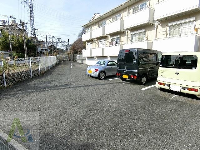 【クレールモエの駐車場】