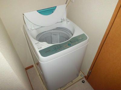 その他　全自動洗濯機付。