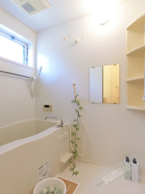 バス・シャワールーム　追い炊き機能も付いてます♪