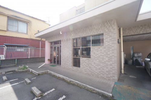 病院　岡田医院（病院）まで612m