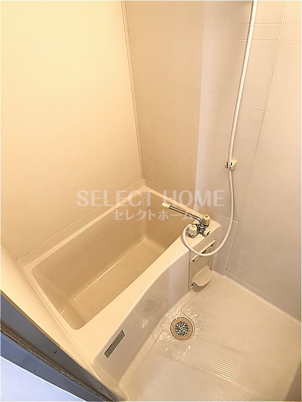 バス・シャワールーム　落ち着いた空間のお風呂です