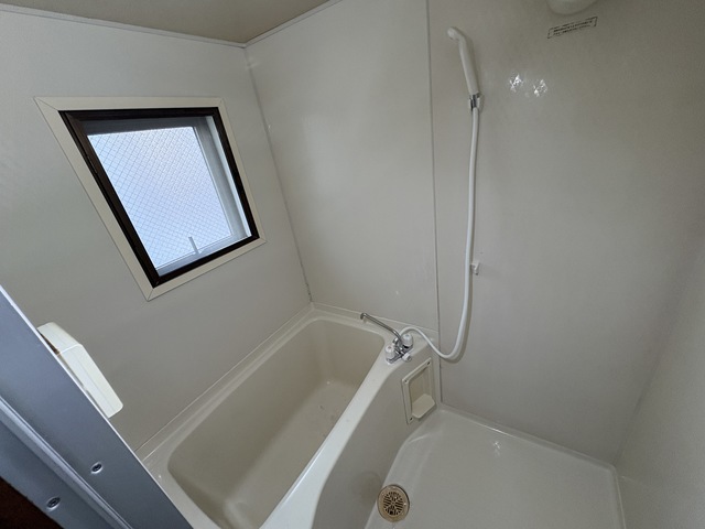 バス・シャワールーム　内見・ご案内出来ます。ご一報下さい。