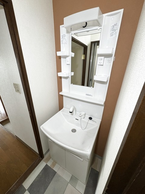 洗面設備　内見・ご案内出来ます。ご一報下さい。