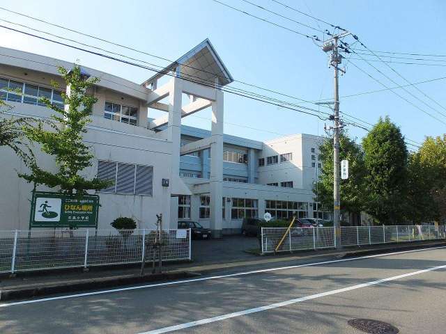 小学校　秋田市立牛島小学校（小学校）まで614m