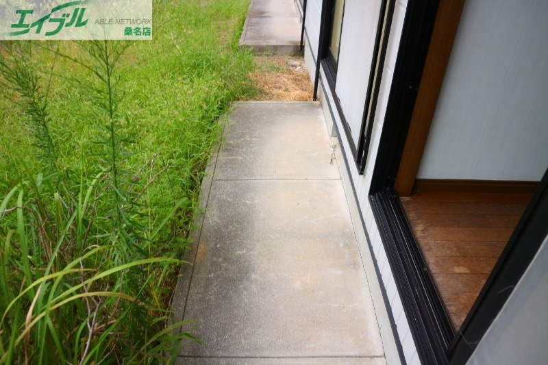 バルコニー　同物件、別部屋写真になります