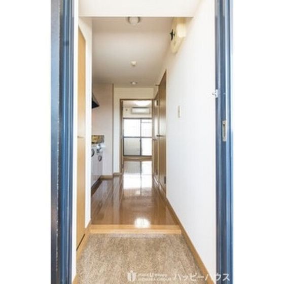 玄関　※同タイプ別部屋の写真です現況優先。